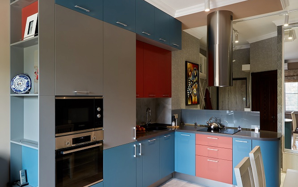 Кухня с барной стойкой