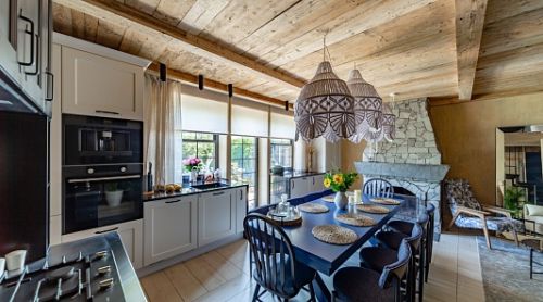 Белая кухня в стиле Прованс