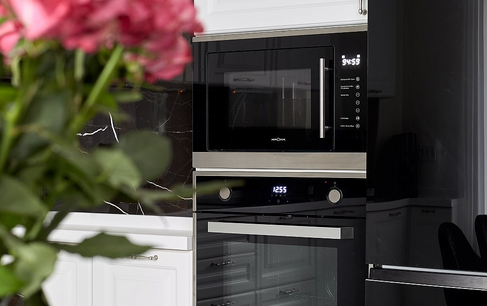 Классическая белая кухня победительницы акции «Дарим кухни»