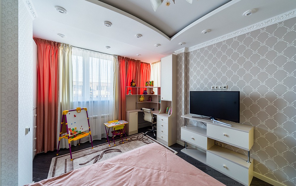 Детская, полная солнца