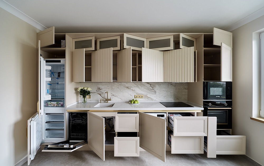 Лёгкая и функциональная кухня в стиле ар-деко