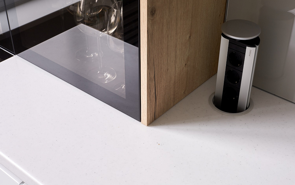 Необычная кухня в скандинавском стиле с островом