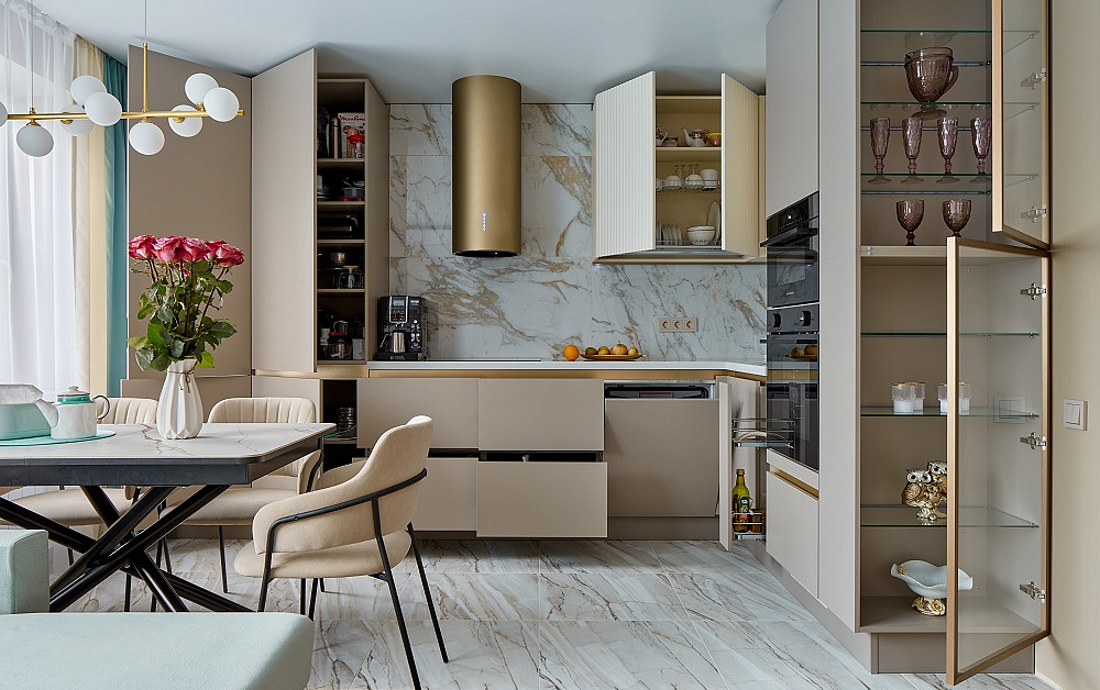 Роскошная песочная кухня с мраморно-золотыми акцентами