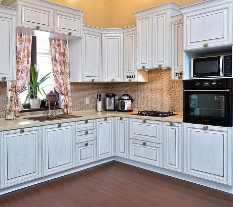 Кухня Виконт белый с золотой патиной