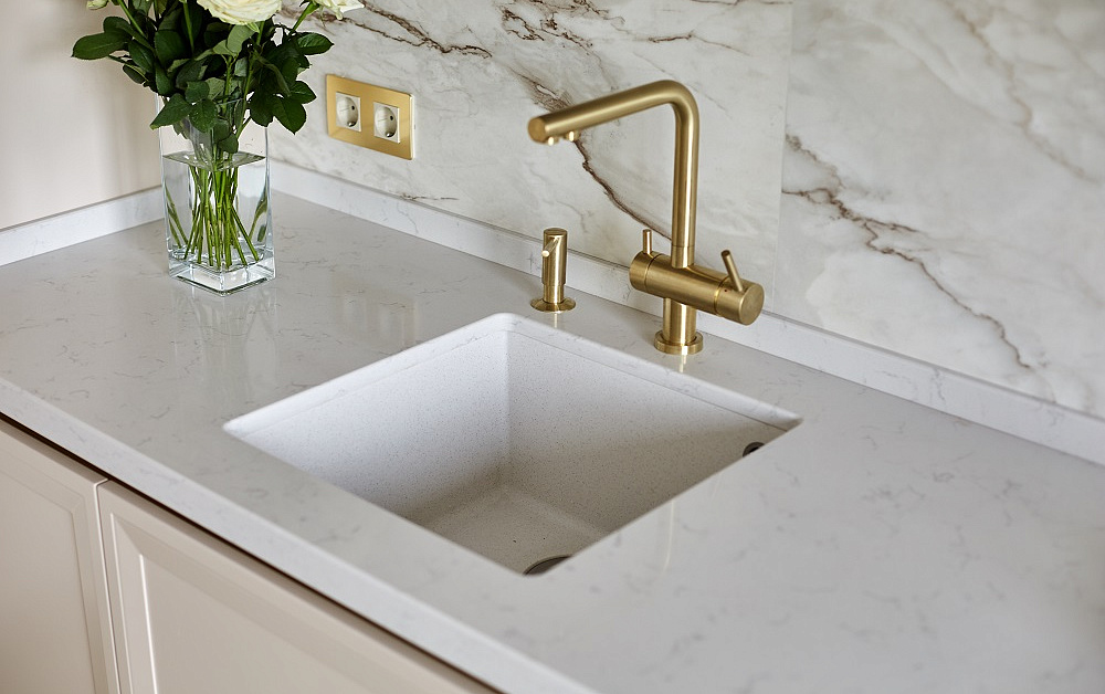 Лёгкая и функциональная кухня в стиле ар-деко