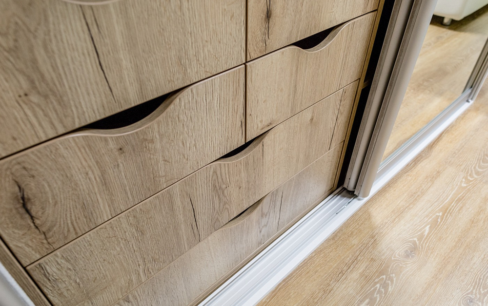 Шкафы-купе в прихожей и спальне