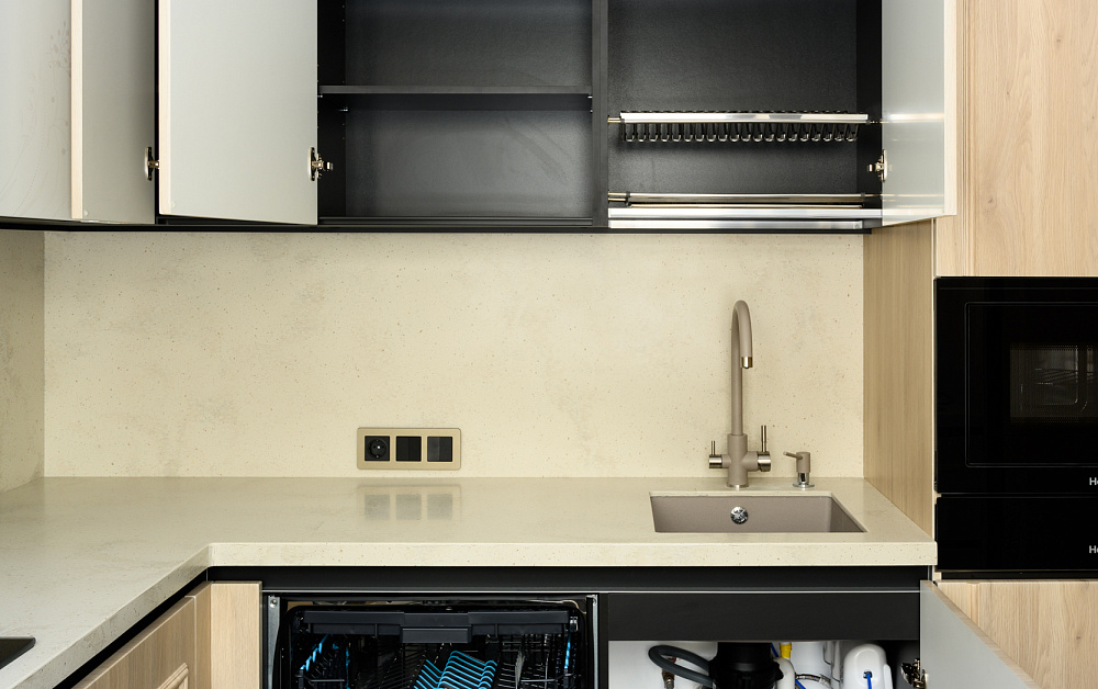 Кухня для ТВ-проекта «Квартирный Вопрос» в духе Стокгольма