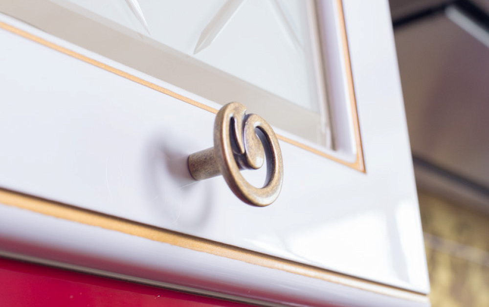 Кухня Айвори с патиной (Театро)