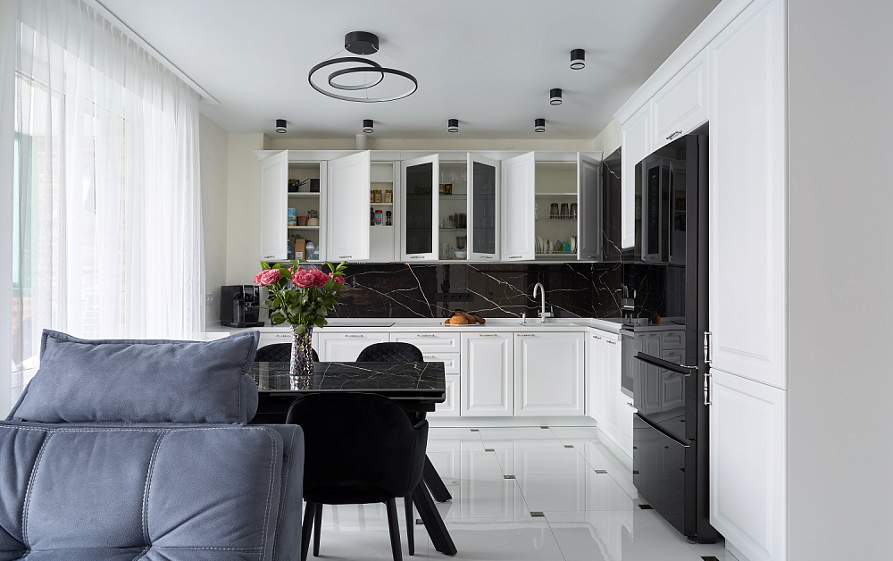 Классическая белая кухня победительницы акции «Дарим кухни»