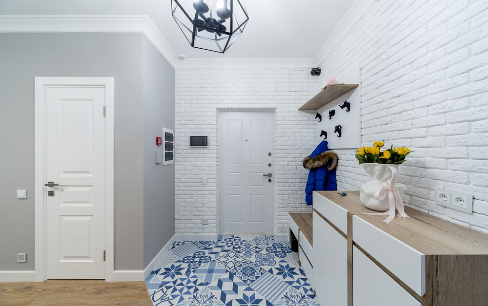 Шкафы-купе в прихожей и спальне