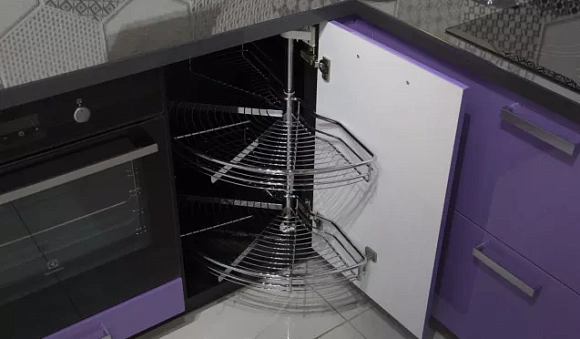 Фиолетовая кухня в Санкт-Петербурге