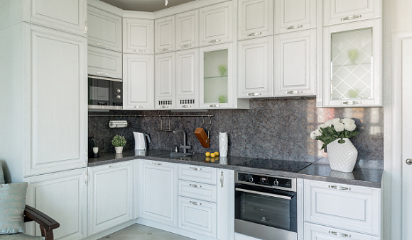 Белая кухня в Санкт-Петербурге