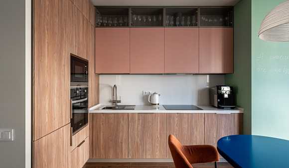 Светлая кухня в Санкт-Петербурге