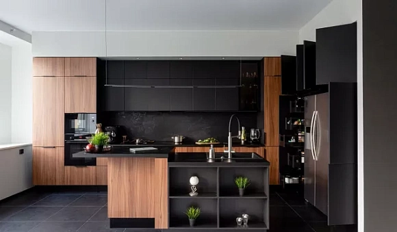 Темная кухня в Ростове-на-Дону