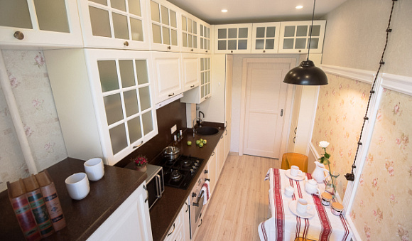 Светлая кухня в Мурманске