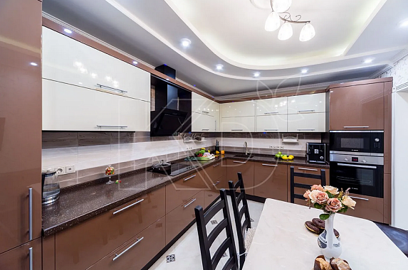 Угловые кухни по низким ценам