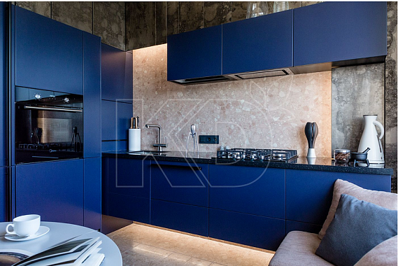 Яркие угловые кухни