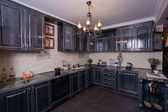 Кухни из массива дерева