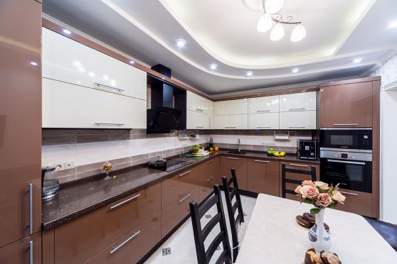 Какая кухня лучше — глянцевая или матовая?