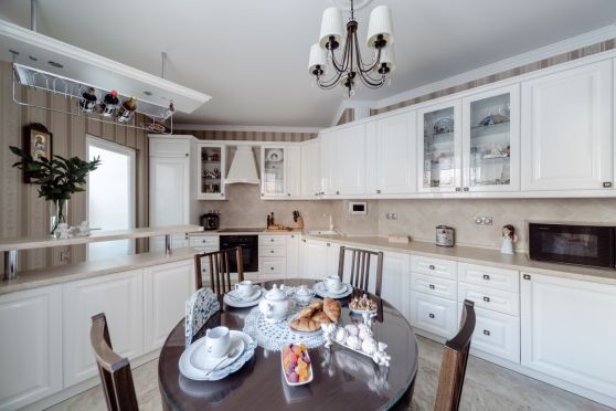 Оформляем кухню в современном стиле. Как выбрать гарнитур?